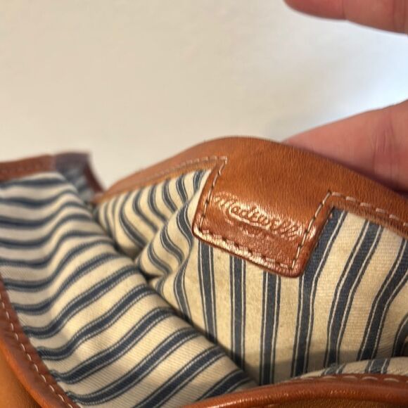 Madewell Leather Shoulder Bag - Picture 2 of 8